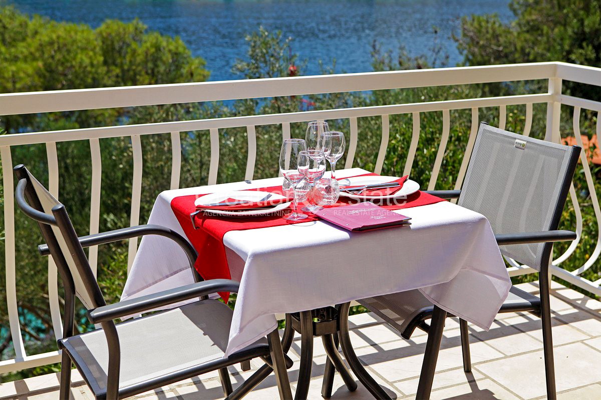 Otok Korčula - Hotel villa prva vrsta do morja