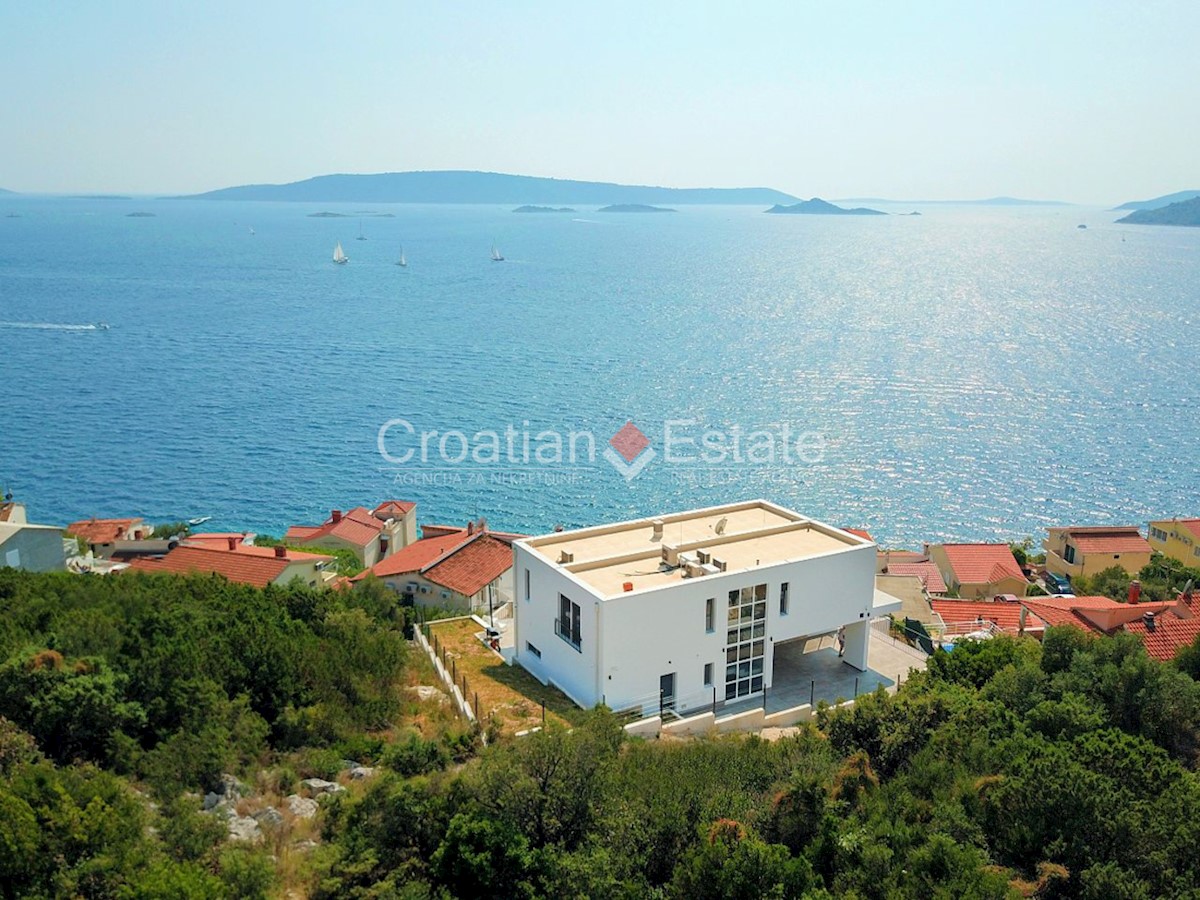 Otok Čiovo - Luksuzna vila z ogrevanim bazenom, Panoramski pogled na morje