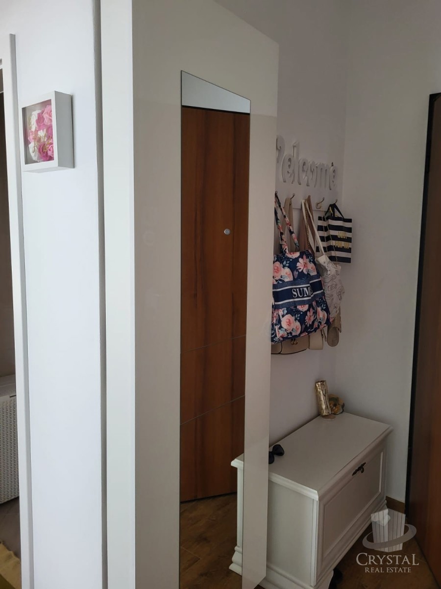 Prostorno stanovanje s strešno teraso v Novigradu, 500 m od morja
