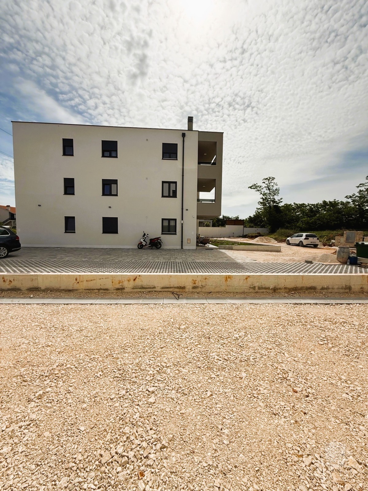 Umag - Moderno stanovanje v pritličju z vrtom