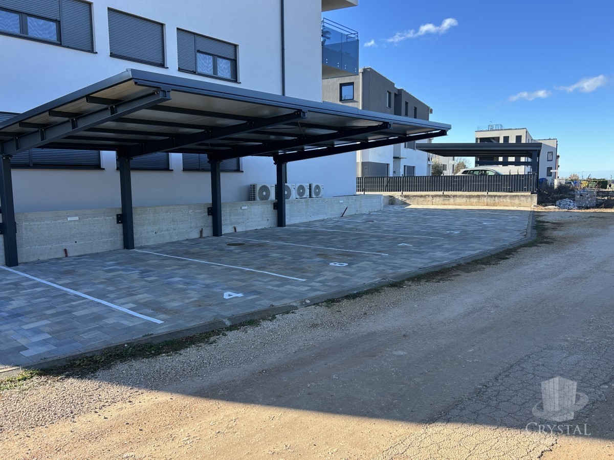 Novigrad - stanovanje s strešno teraso in panoramskim pogledom na morje