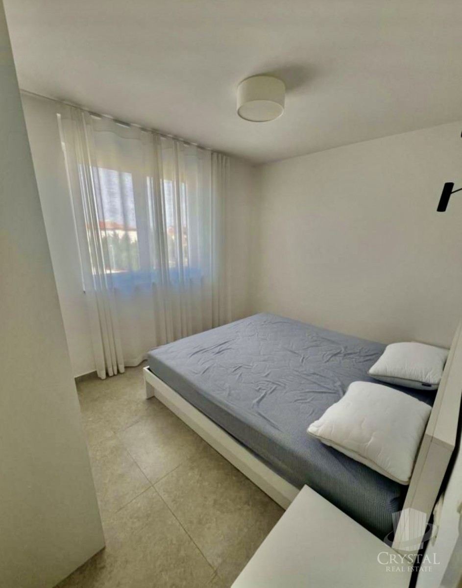 Apartma v Novigradu s pogledom na morje in naravo