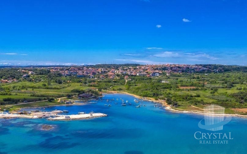 Investicijska priložnost - moderna vila v Ližnjanu z visokim potencialom