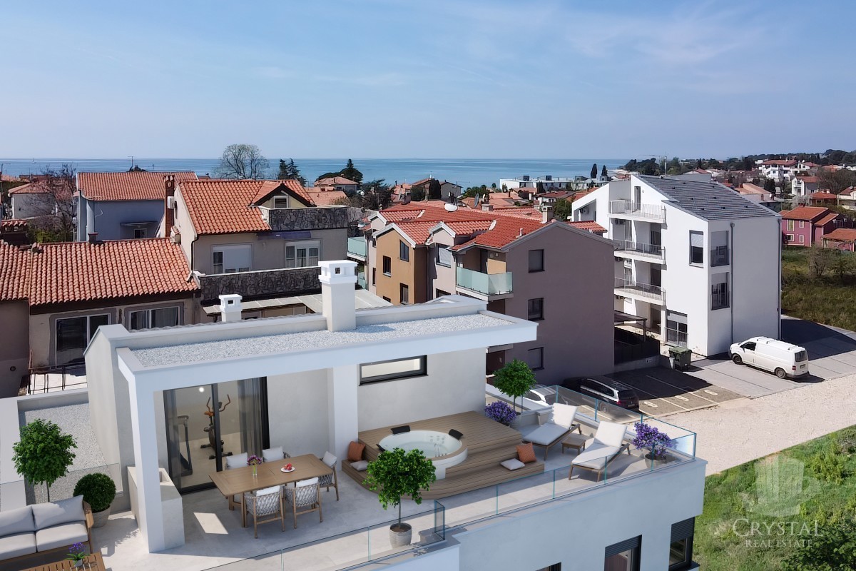 LUKSUZEN APARTMA NA 1. NADSTROPJU V OKOLICI UMAGA, 300 M OD MORA