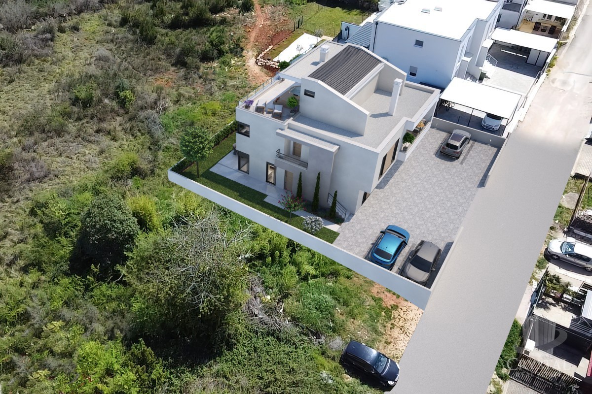 LUKSUZEN APARTMA NA 1. NADSTROPJU V OKOLICI UMAGA, 300 M OD MORA
