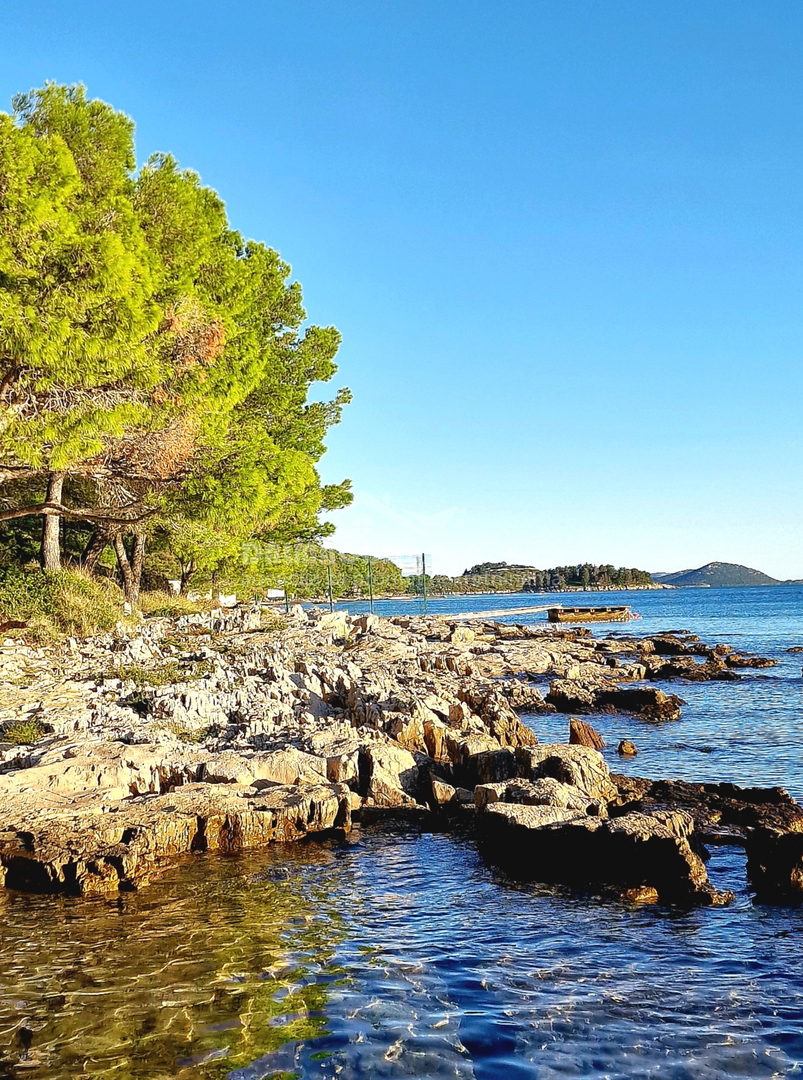 Biograd n/m, Pakoštane: Gradbeno zemljišče z gradbenim dovoljenjem*