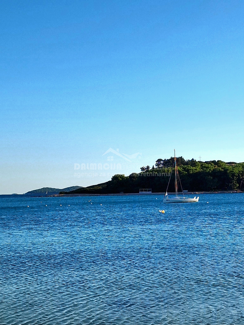 Biograd n/m, Pakoštane: Gradbeno zemljišče z gradbenim dovoljenjem*