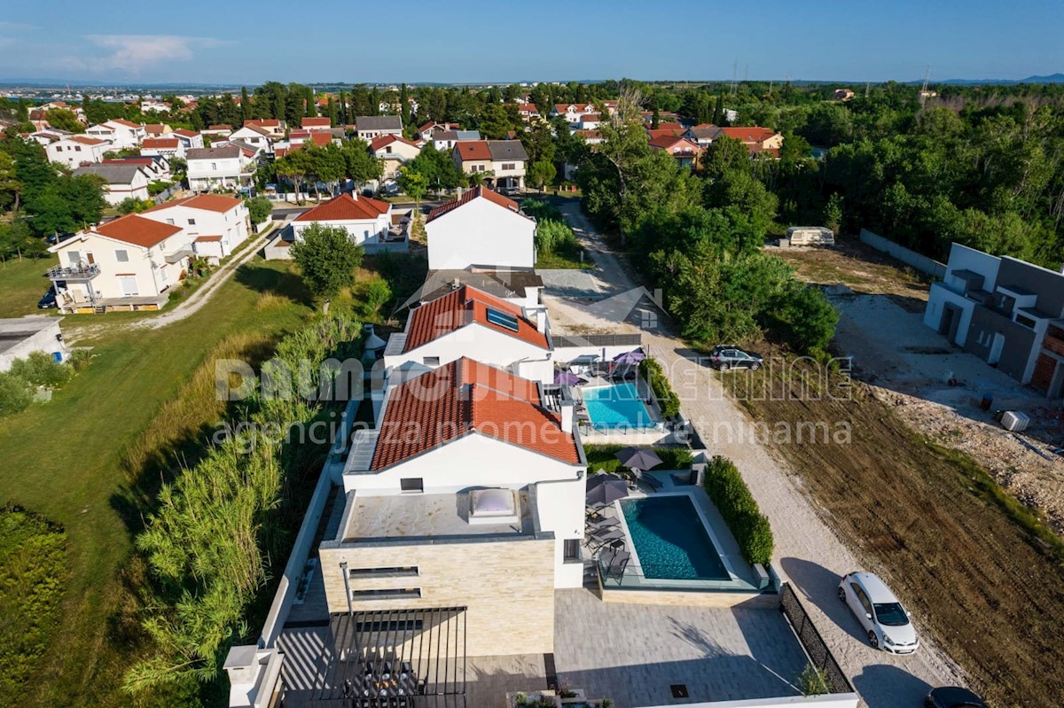 Zadar, Privlaka, luksuzna wellness vila z ogrevanim bazenom