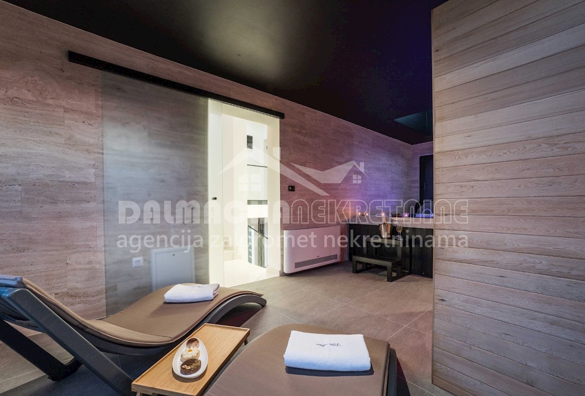 Zadar, Privlaka, luksuzna wellness vila z ogrevanim bazenom