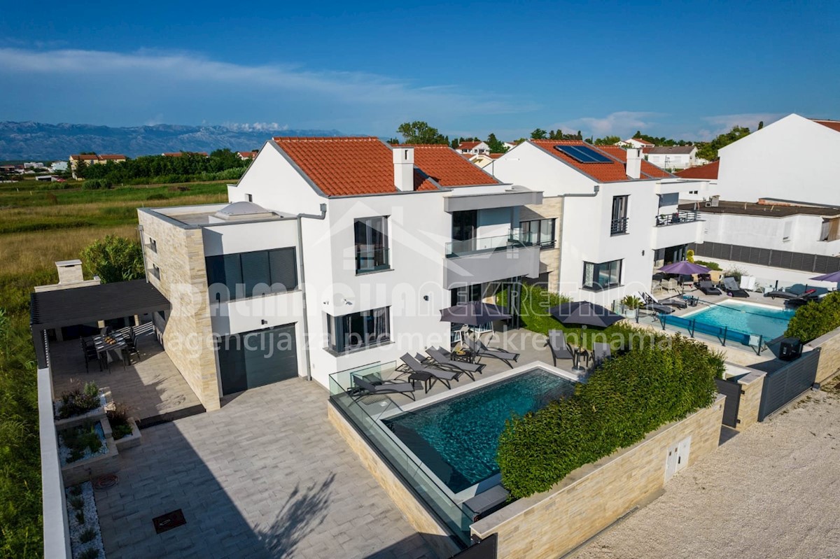 Zadar, Privlaka, luksuzna wellness vila z ogrevanim bazenom