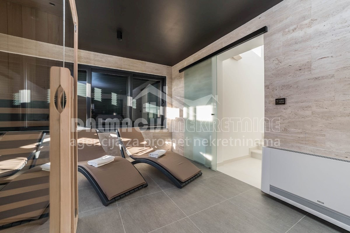 Zadar, Privlaka, luksuzna wellness vila z ogrevanim bazenom