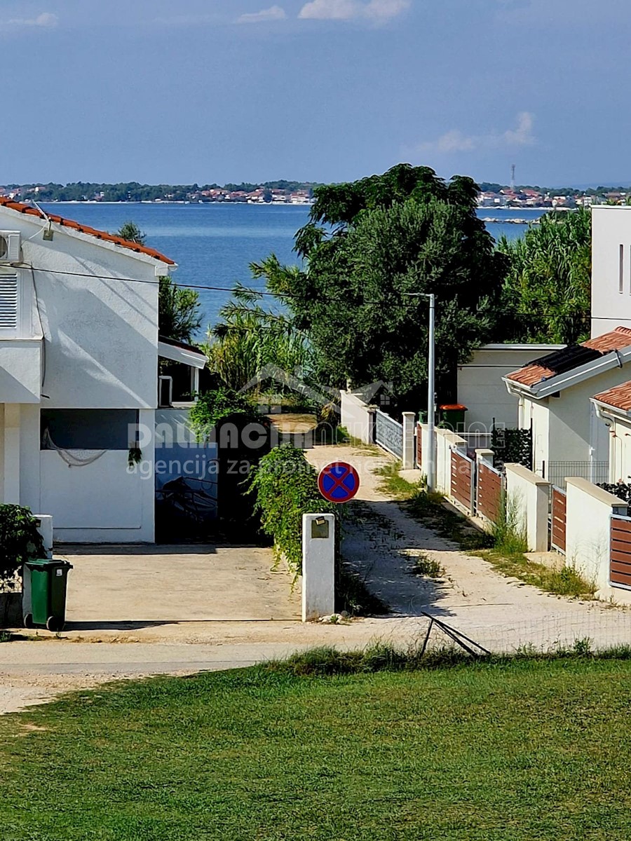 Zadar, Privlaka, samostojna hiša, 100 m od morja