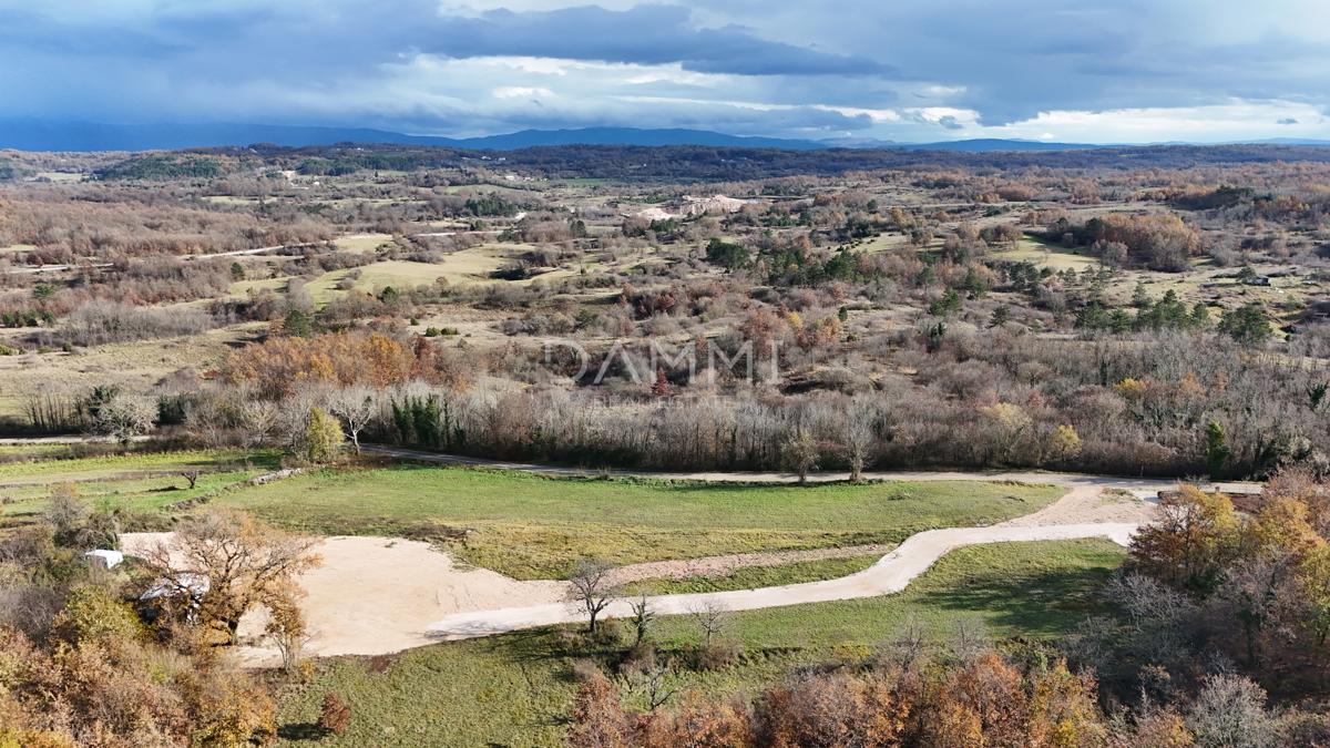 OSREDNJA ISTRA - Večja gradbena zemljišča za investitorje