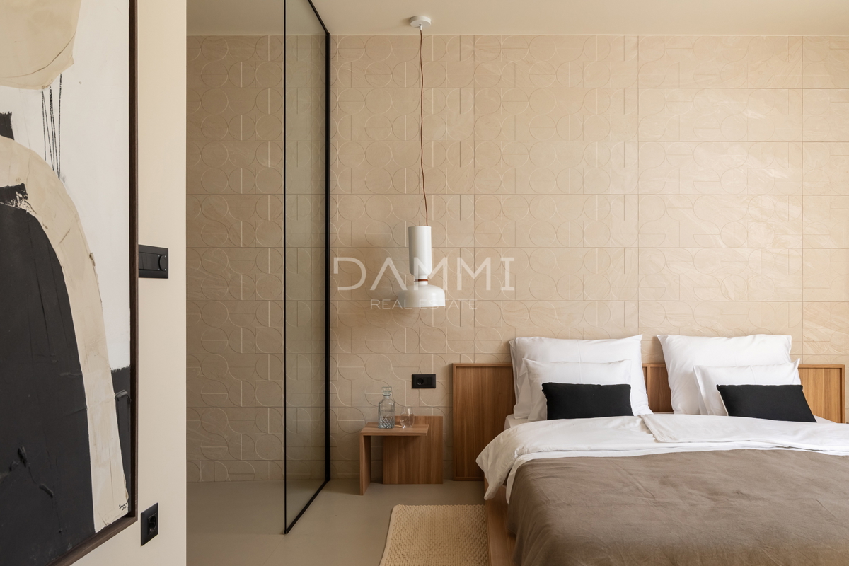 MOTOVUN, OKOLICA - Moderna vila z bazenom in wellnessom