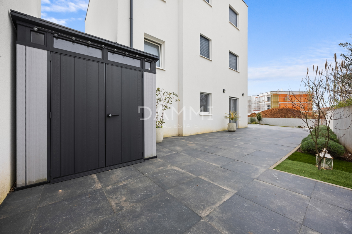 Istra, Medulin - luksuzno dvosobno stanovanje z vrtom, novogradnja