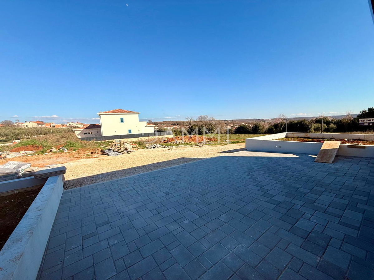 ISTRA, POREČ - DVOJNA PRIZEMNICA S BAZENOM