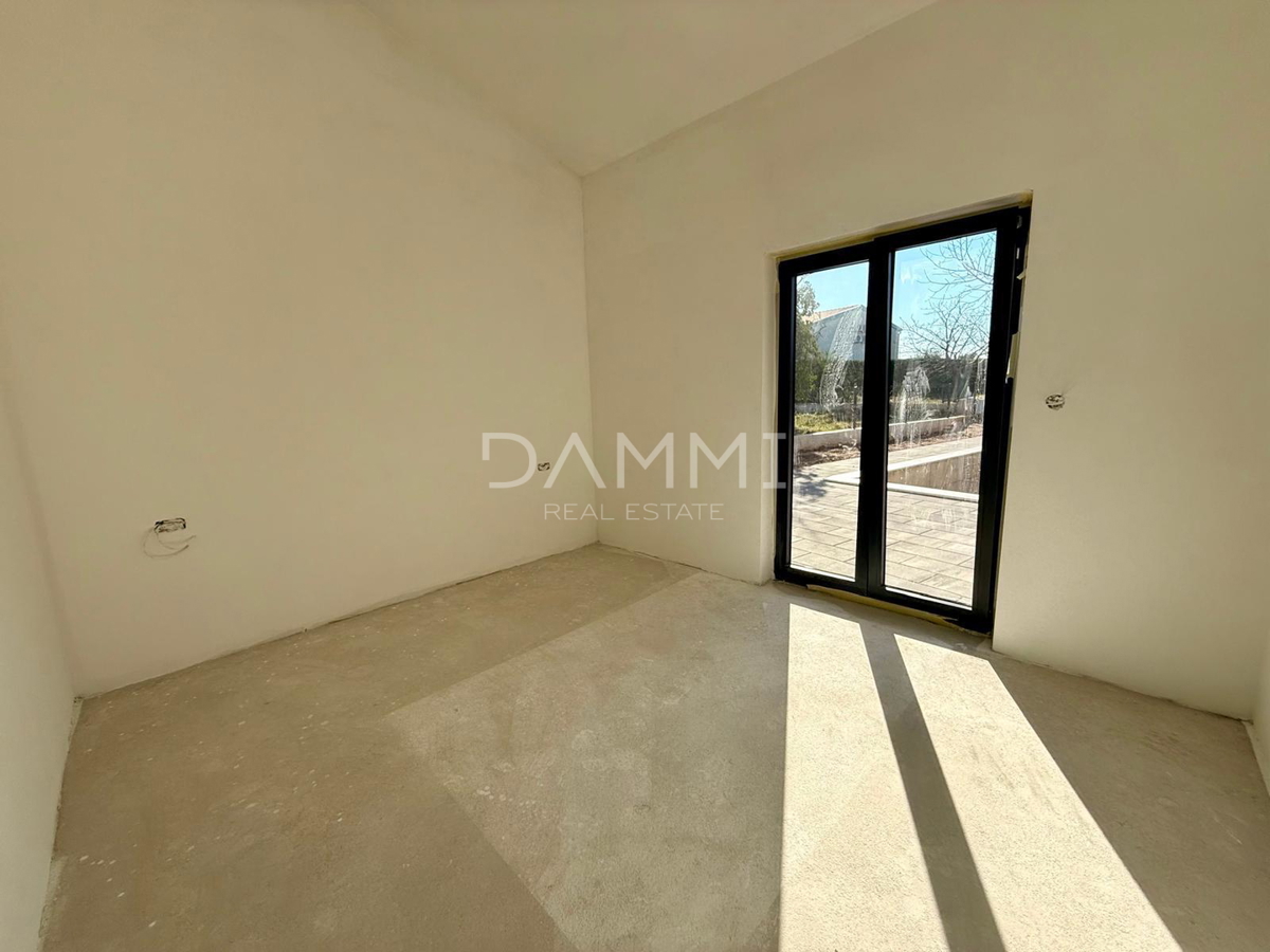 ISTRA, POREČ - DVOJNA PRIZEMNICA S BAZENOM