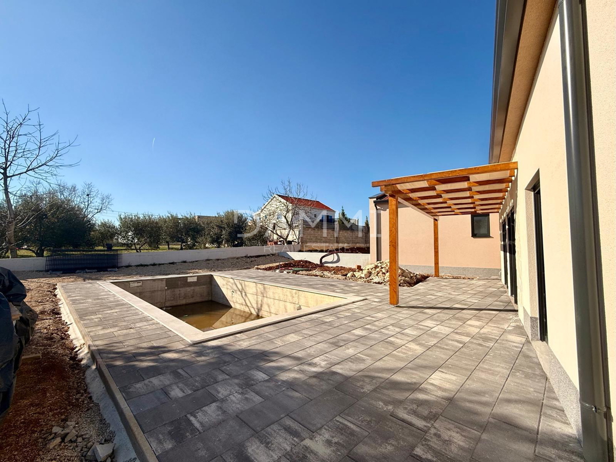 ISTRA, POREČ - DVOJNA PRIZEMNICA S BAZENOM