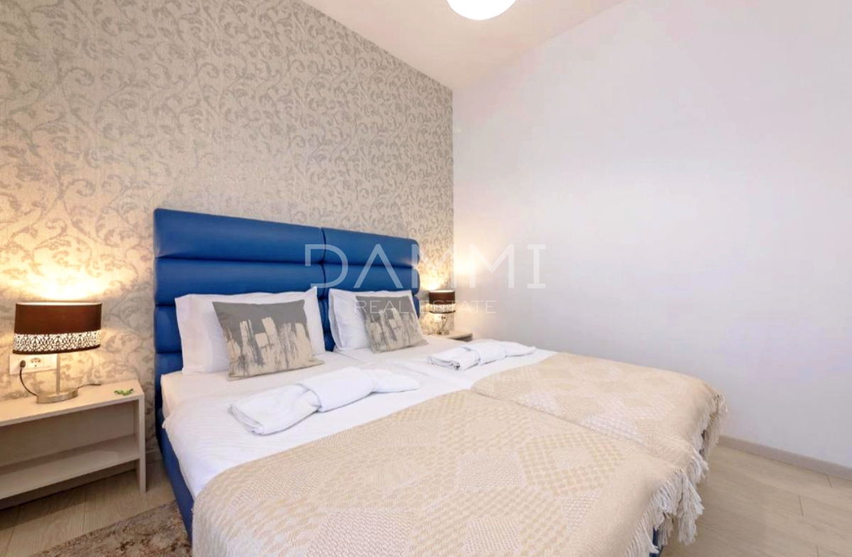 Pula, center - stanovanje s 4 enotami in parkirnim mestom