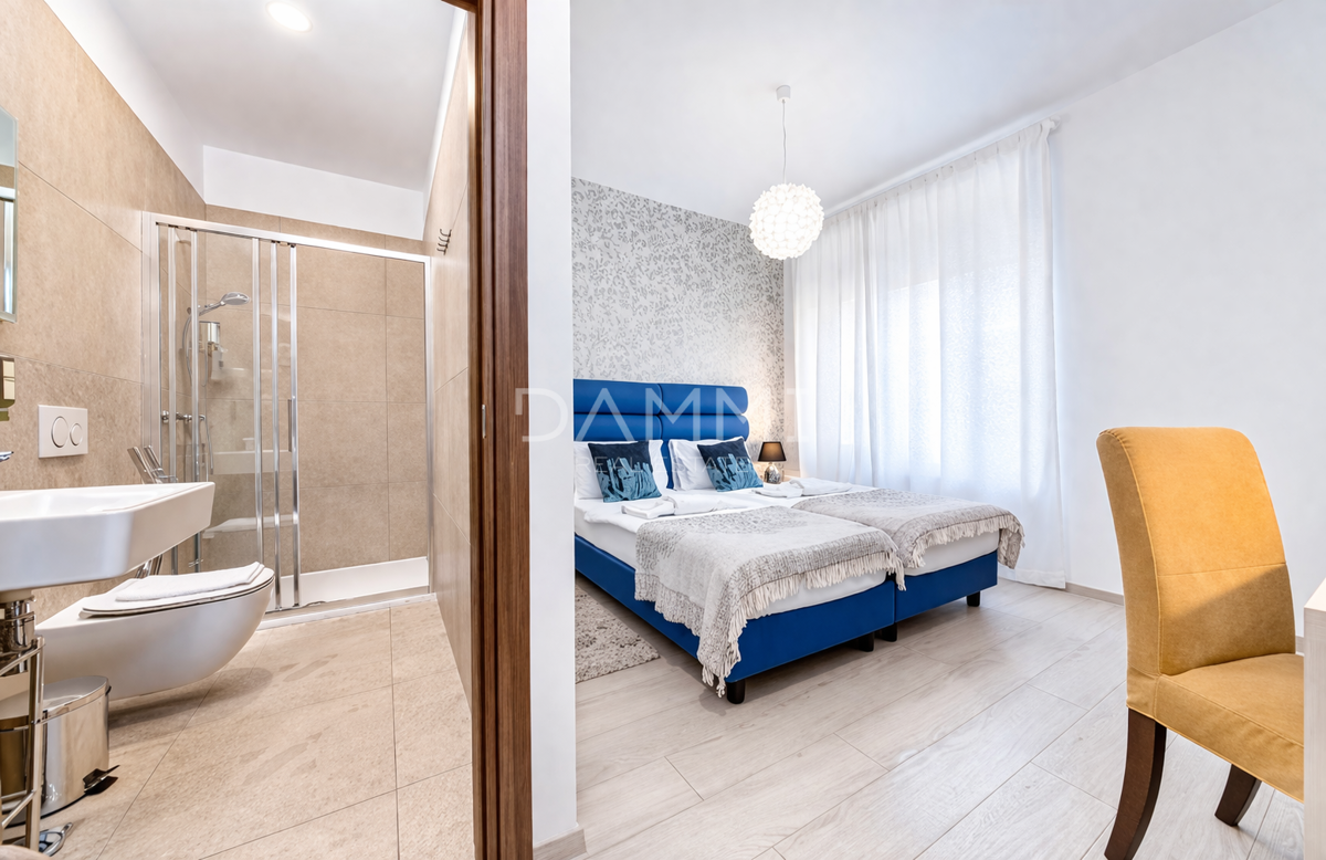 Pula, center - stanovanje s 4 enotami in parkirnim mestom