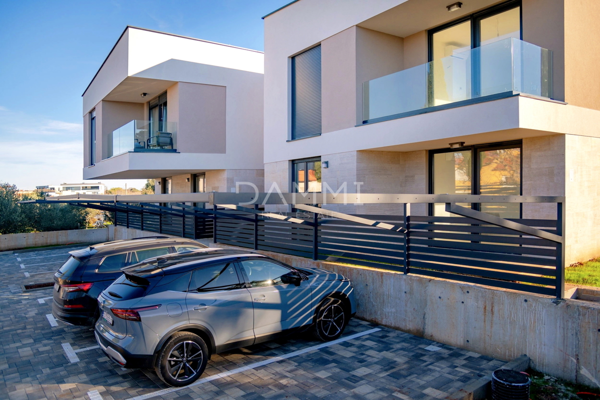 Volme, Banjole - luksuzno stanovanje z vrtom 200 m od plaže