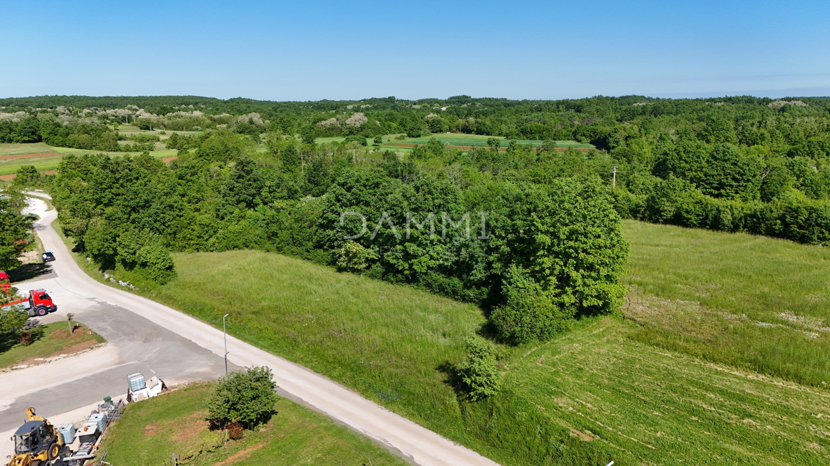 ISTRA, ŽMINJ - Gradbeno zemljišče 780 m2