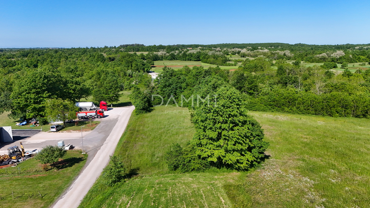 ISTRA, ŽMINJ - Gradbeno zemljišče 780 m2