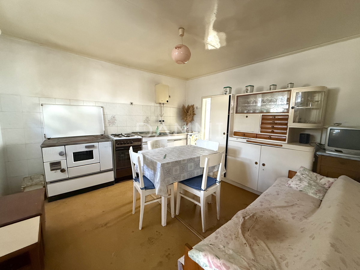 ISTRA, ŽMINJ - Dve hiši skupaj z dvoriščem