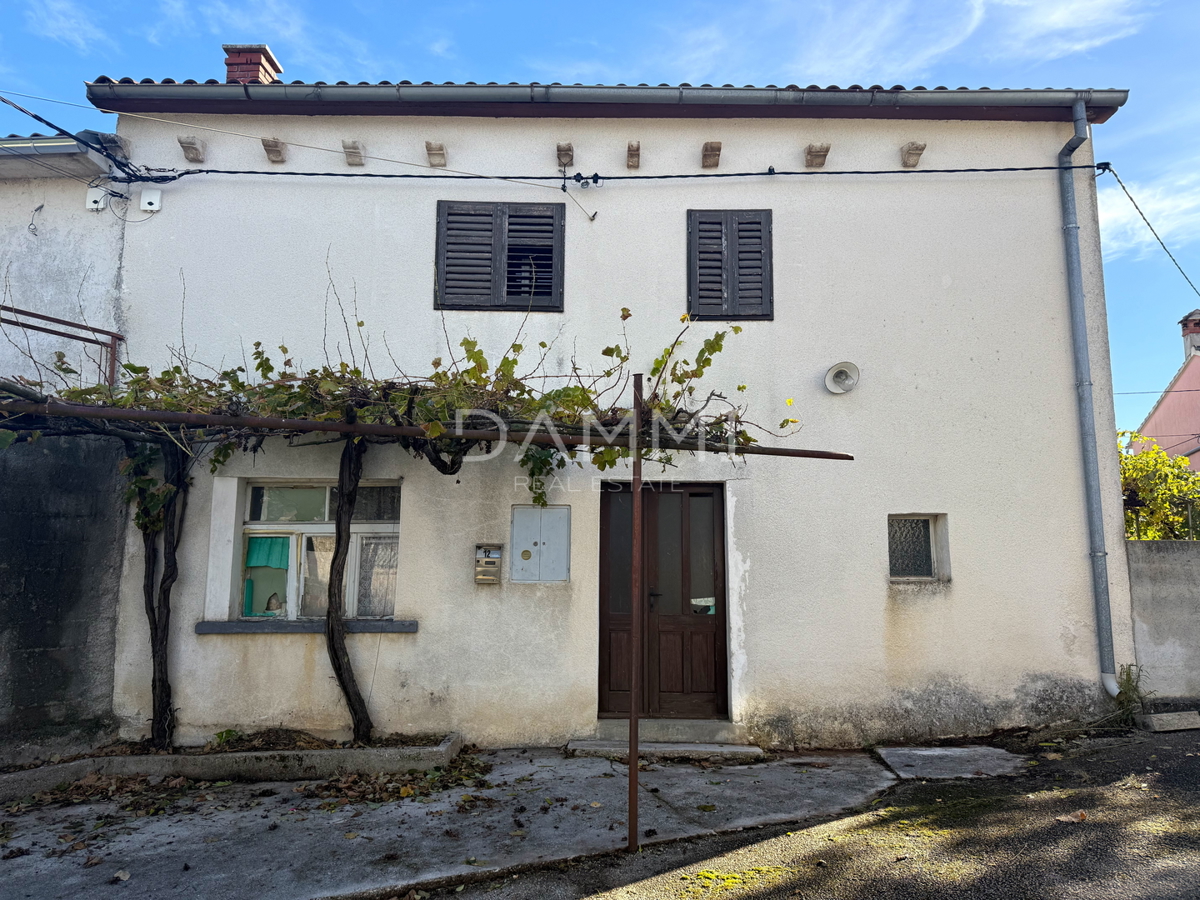 ISTRA, ŽMINJ - Dve hiši skupaj z dvoriščem