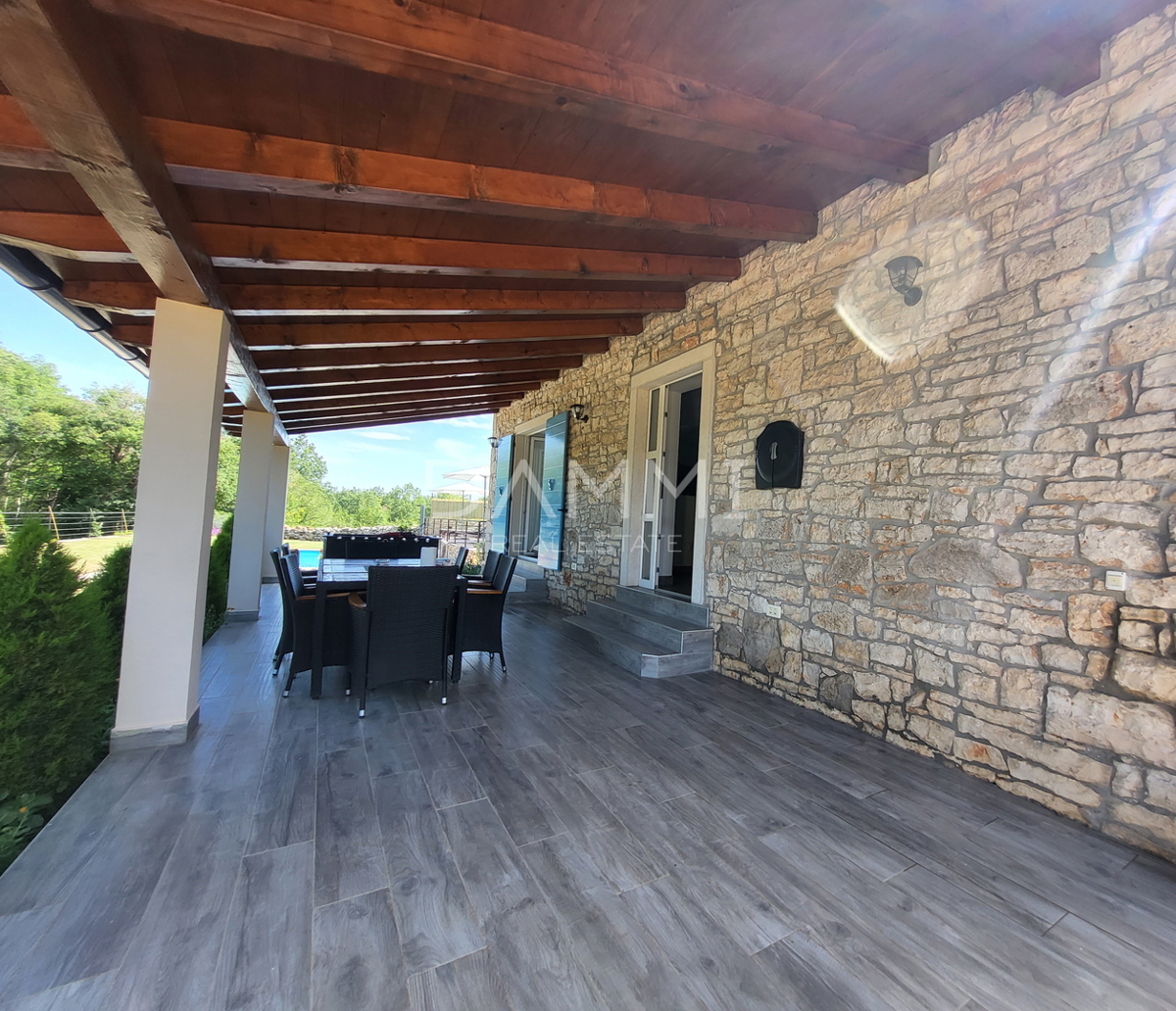 ISTRA, VRSAR - Samostojna kamnita hiša s bazenom