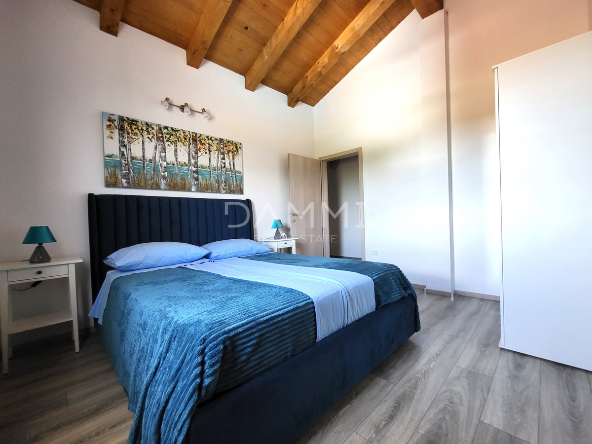 ISTRA, VRSAR - Samostojna kamnita hiša s bazenom