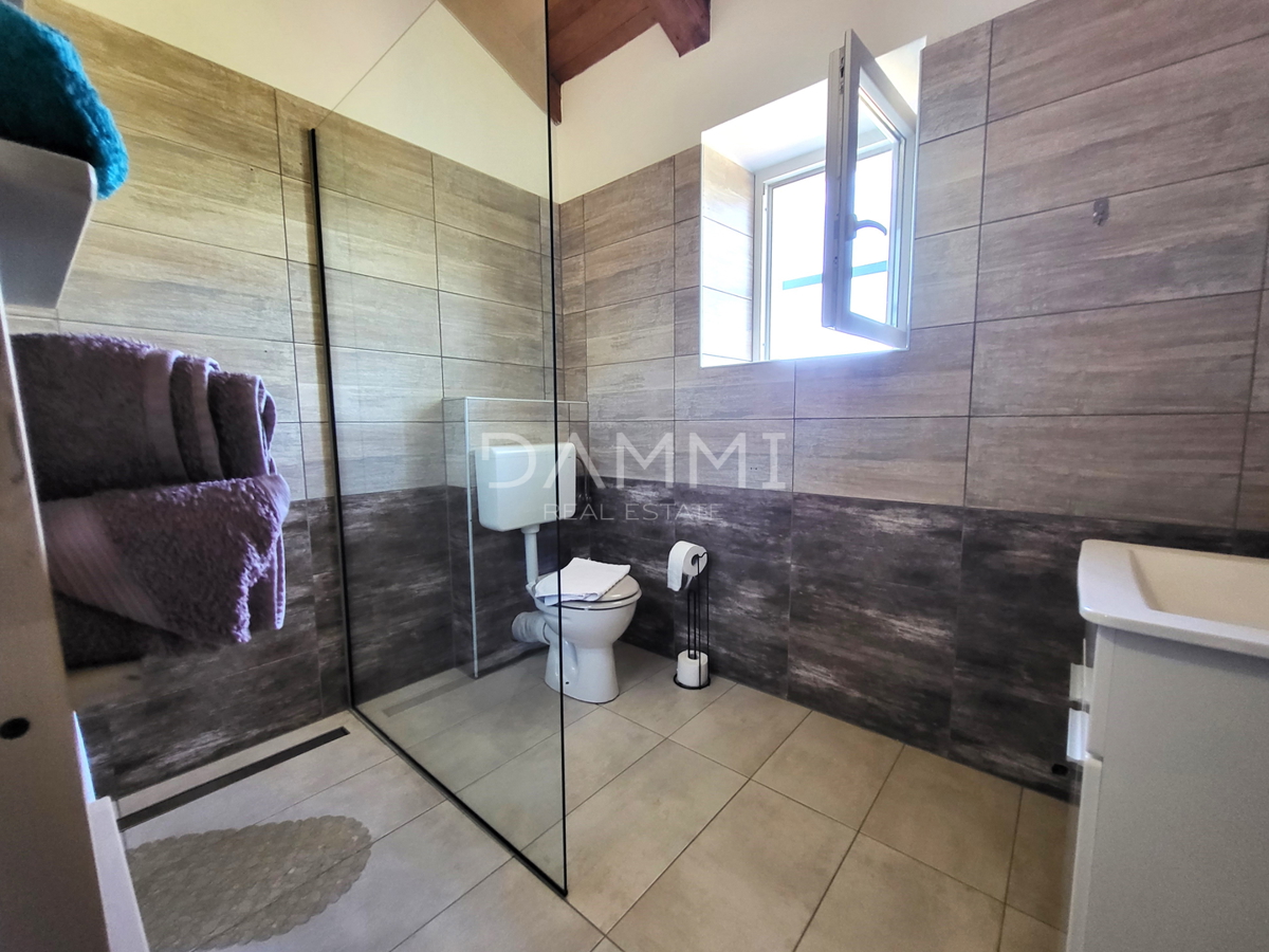 ISTRA, VRSAR - Samostojna kamnita hiša s bazenom