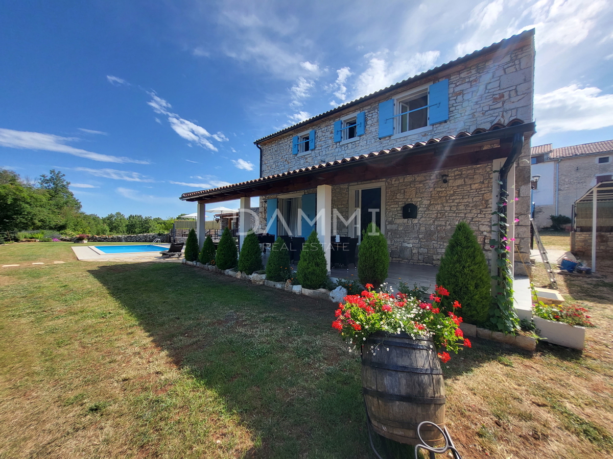 ISTRA, VRSAR - Samostojna kamnita hiša s bazenom