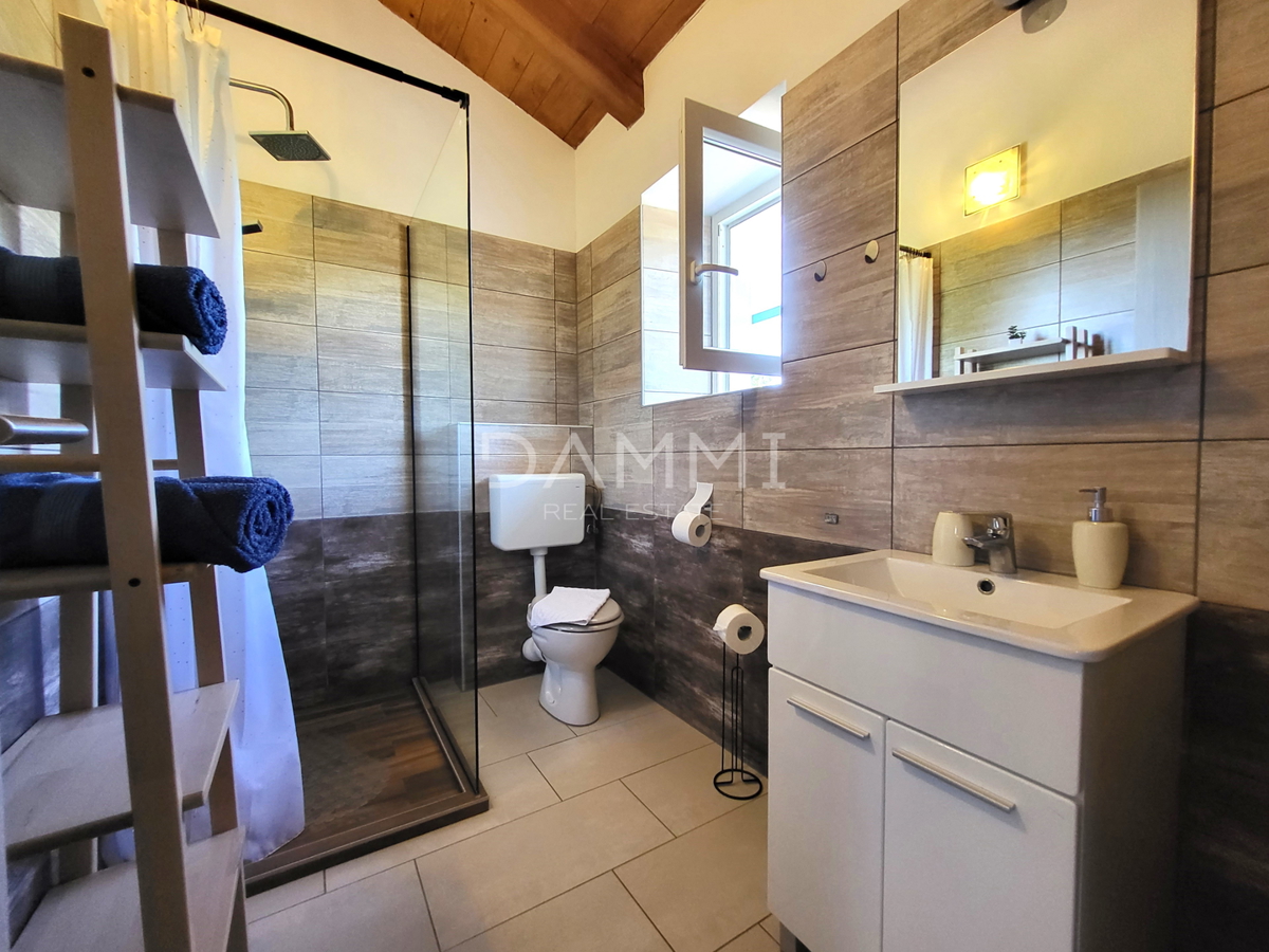 ISTRA, VRSAR - Samostojna kamnita hiša s bazenom