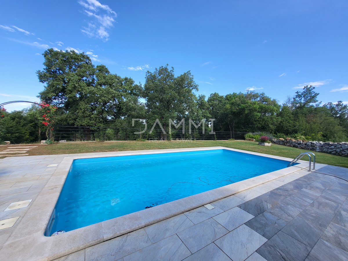 ISTRA, VRSAR - Samostojna kamnita hiša s bazenom