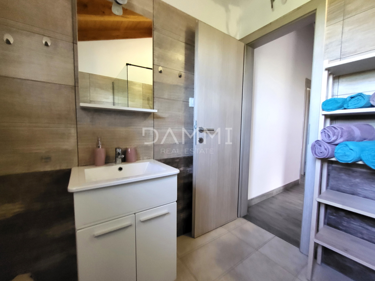 ISTRA, VRSAR - Samostojna kamnita hiša s bazenom