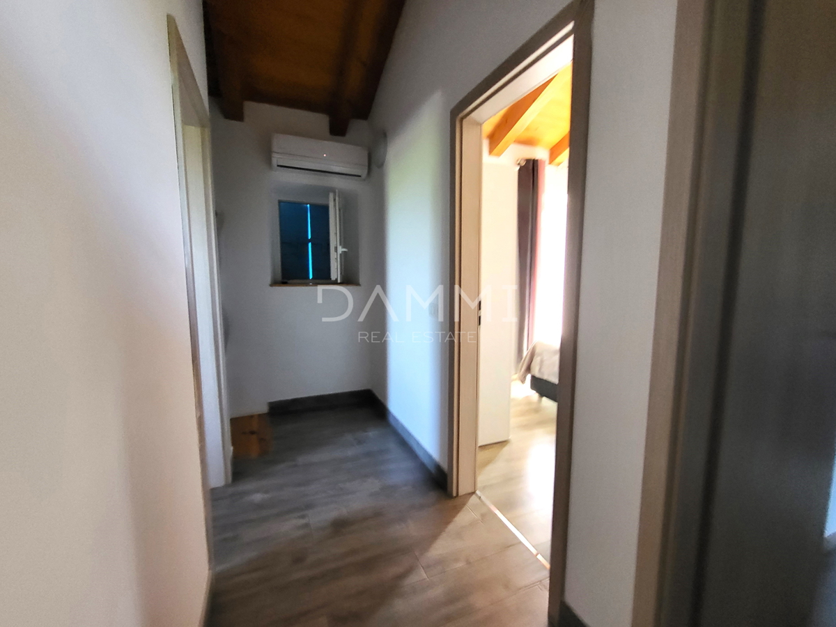 ISTRA, VRSAR - Samostojna kamnita hiša s bazenom