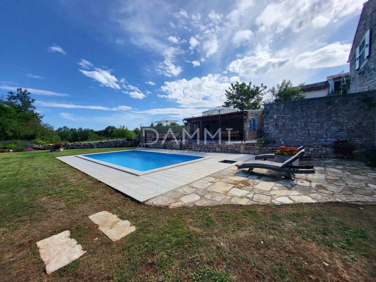 ISTRA, VRSAR - Samostojna kamnita hiša s bazenom
