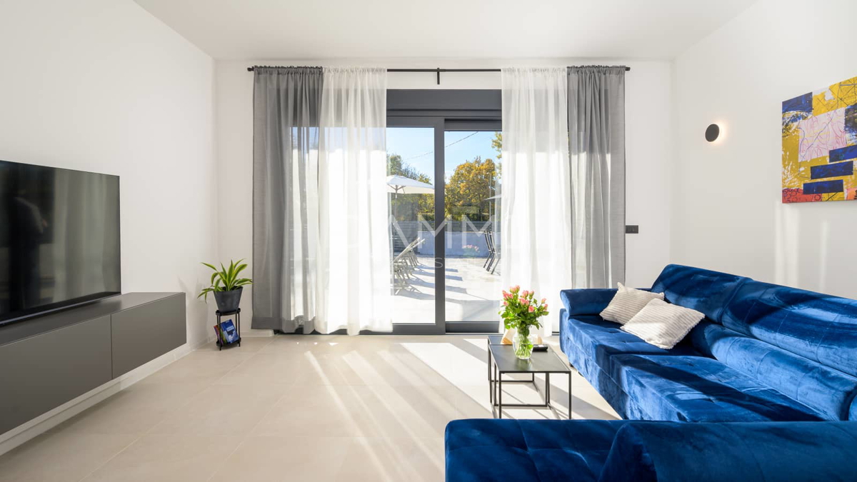 ISTRA, KANFANAR - Moderna pritlična hiša s bazenom, vrhunska lokacija