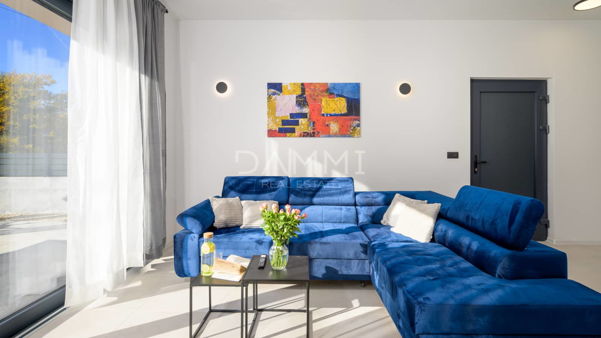 ISTRA, KANFANAR - Moderna pritlična hiša s bazenom, vrhunska lokacija