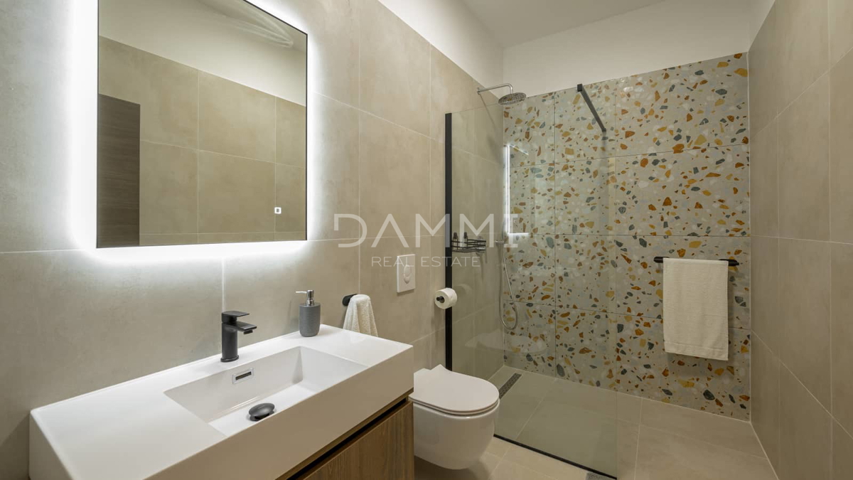 ISTRA, KANFANAR - Moderna pritlična hiša s bazenom, vrhunska lokacija