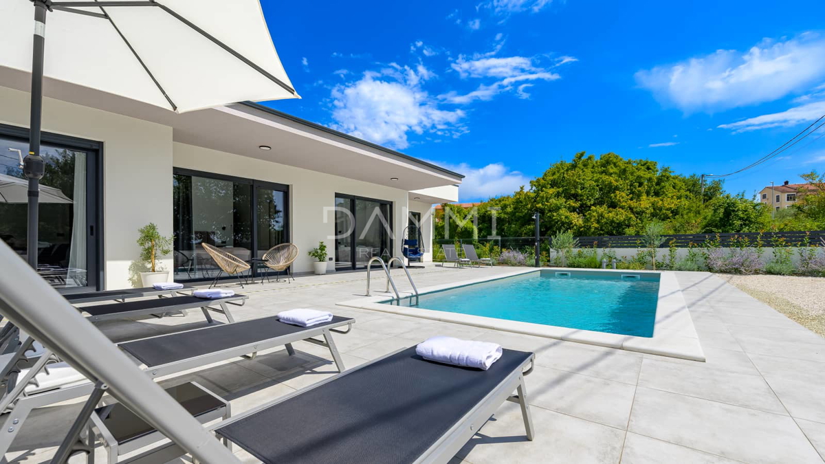 ISTRA, KANFANAR - Moderna pritlična hiša s bazenom, vrhunska lokacija