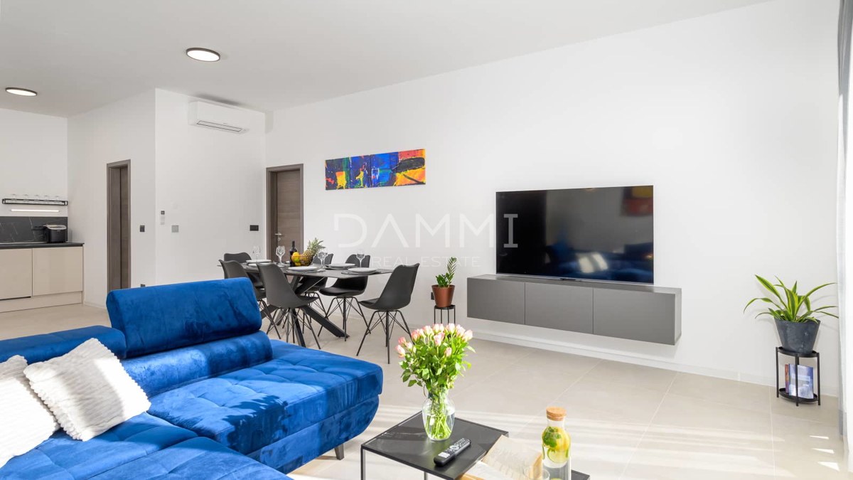 ISTRA, KANFANAR - Moderna pritlična hiša s bazenom, vrhunska lokacija