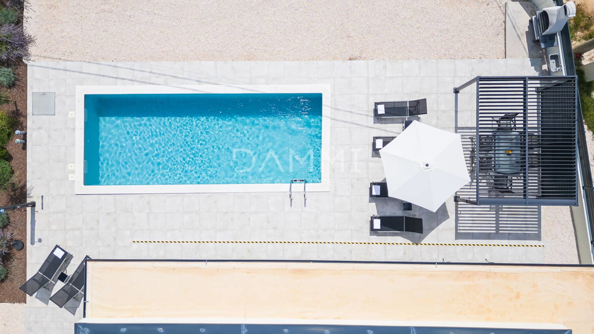 ISTRA, KANFANAR - Moderna pritlična hiša s bazenom, vrhunska lokacija