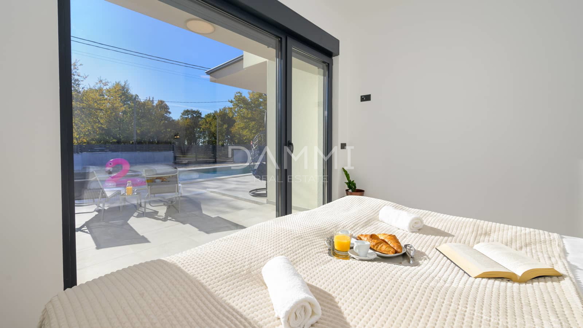 ISTRA, KANFANAR - Moderna pritlična hiša s bazenom, vrhunska lokacija