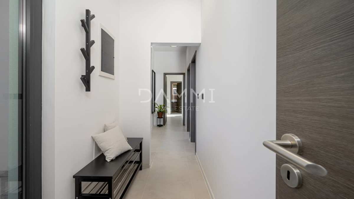 ISTRA, KANFANAR - Moderna pritlična hiša s bazenom, vrhunska lokacija