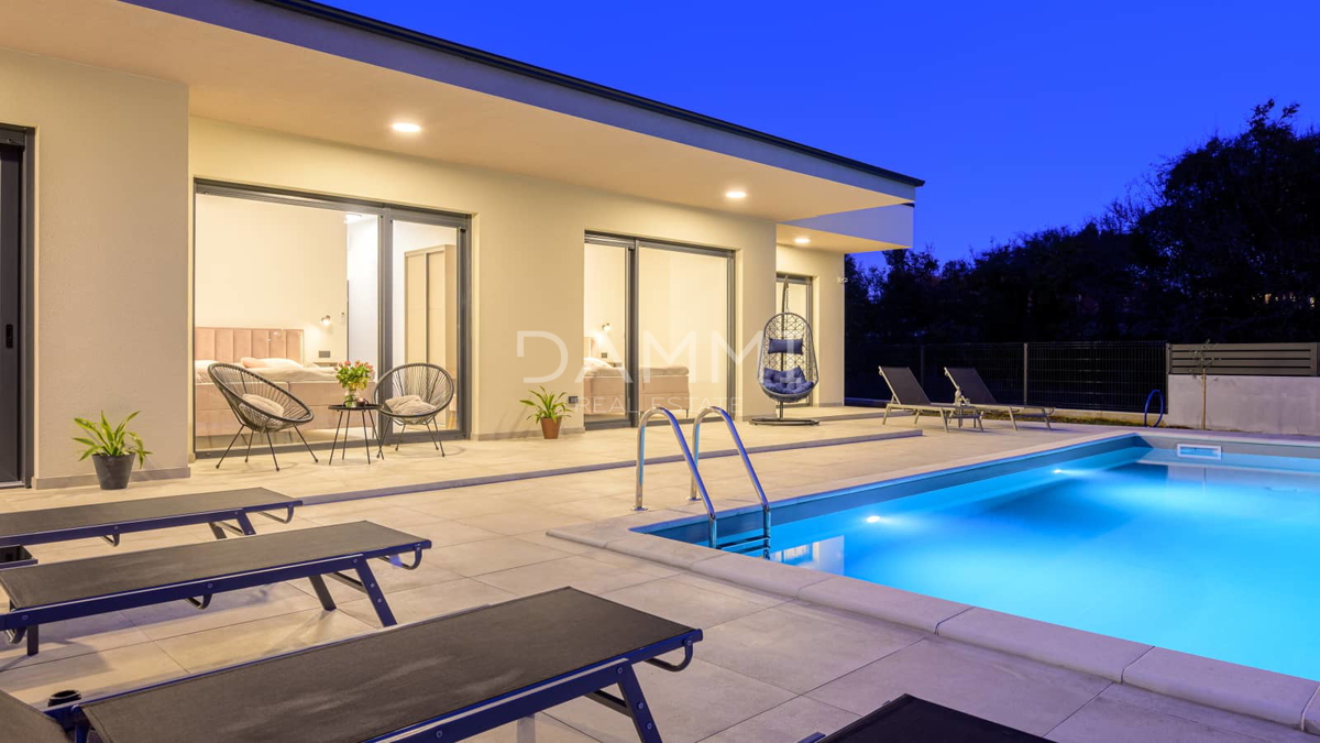 ISTRA, KANFANAR - Moderna pritlična hiša s bazenom, vrhunska lokacija