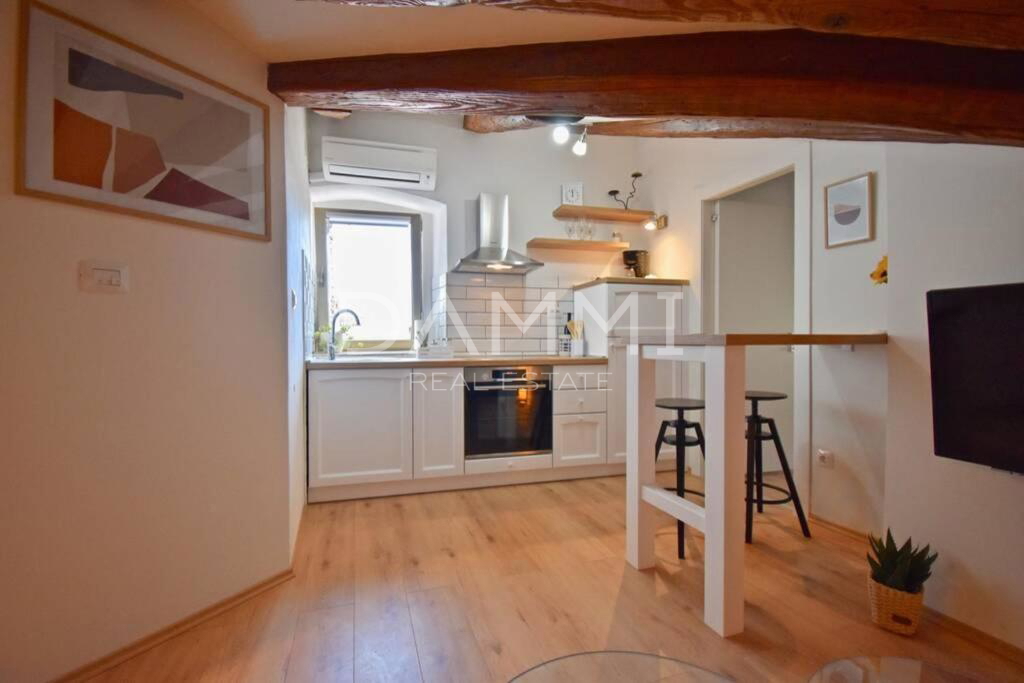 PULA, CENTAR - Ekskluzivno 2 apartmaja na vrhunski lokaciji