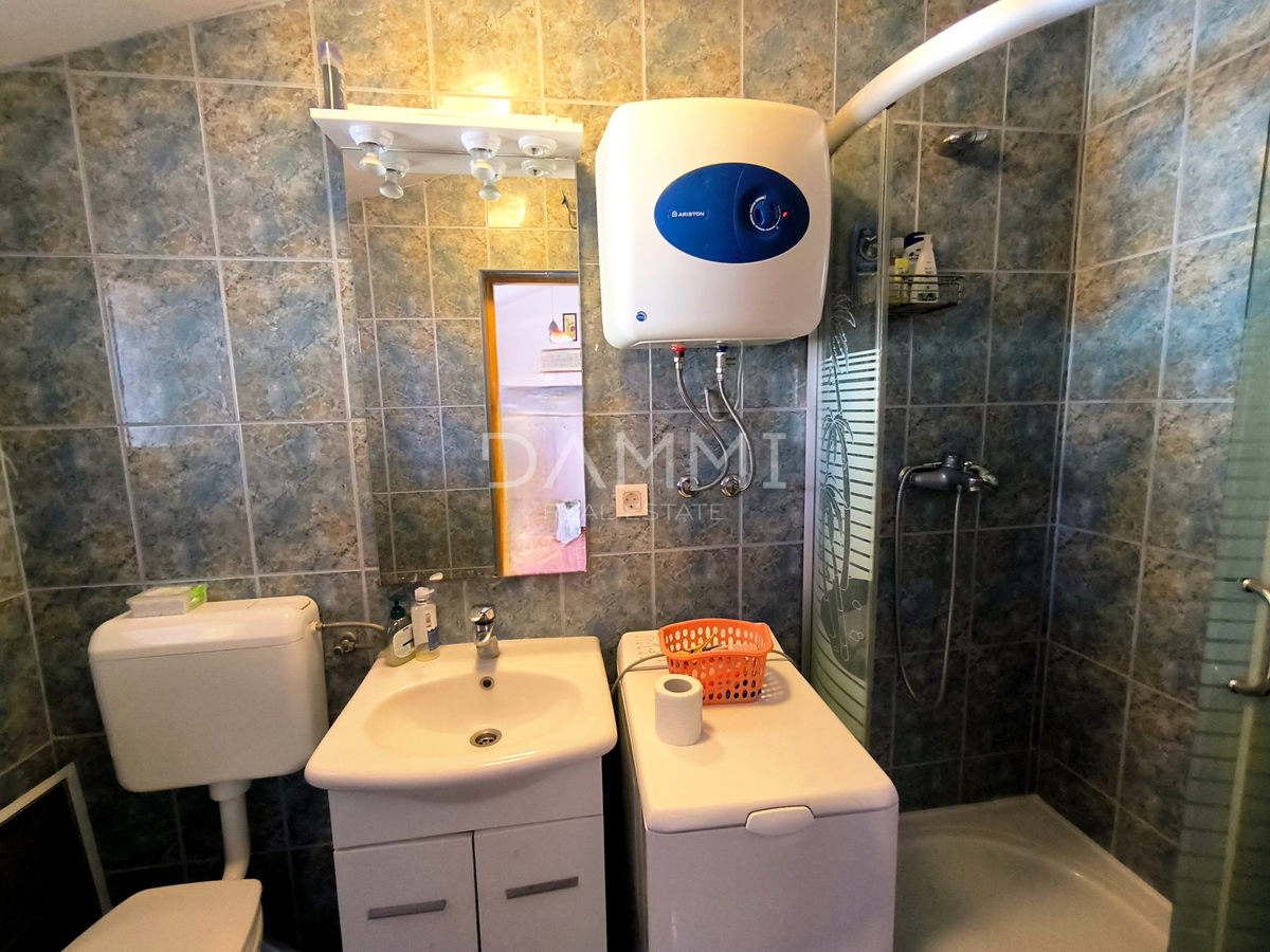 ISTRA, MARČANA - obnovljena istarska hiša z lepim dvoriščem, bližina plaže