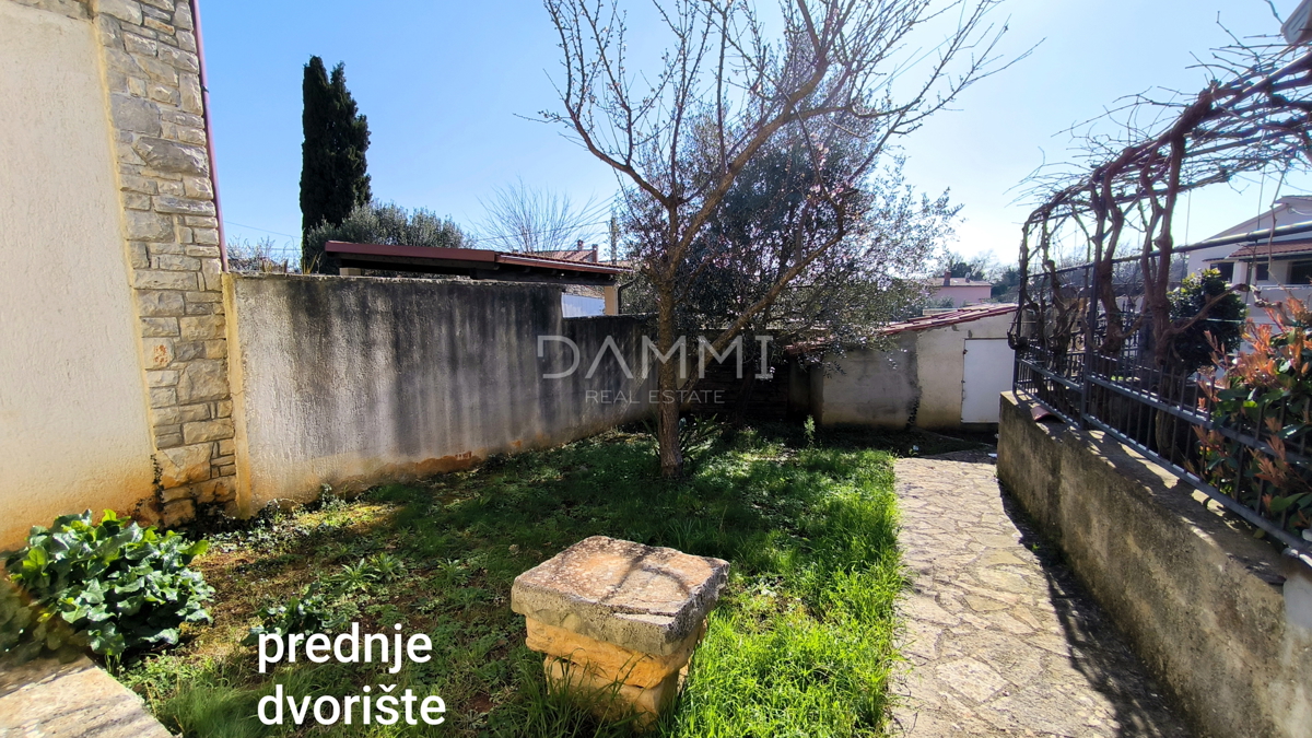 ISTRA, MARČANA - obnovljena istarska hiša z lepim dvoriščem, bližina plaže